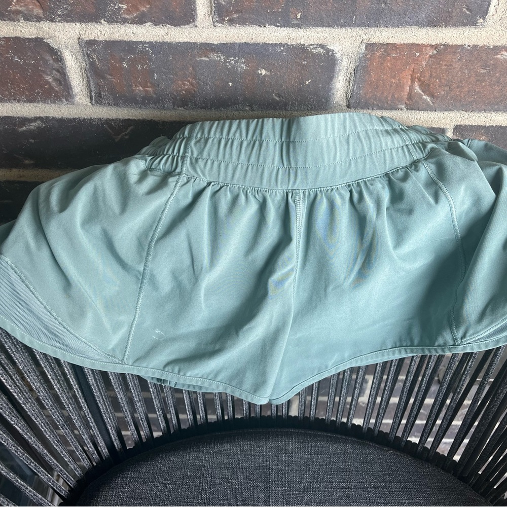 Lululemon hotty hot shorts 2.5